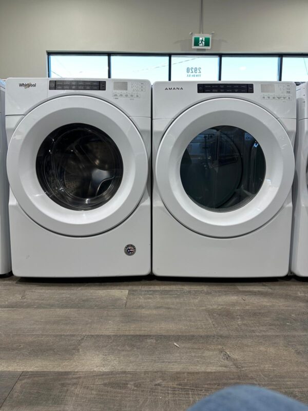 Whirlpool & Amana Washer and Dryer Mismatched Set