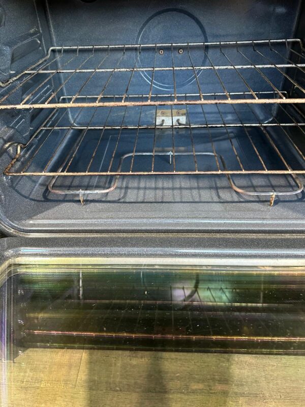 Frigidaire Stove - Image 4