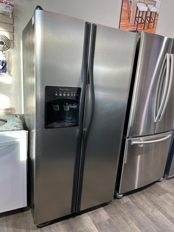 Frigidaire Refrigerator - Image 3