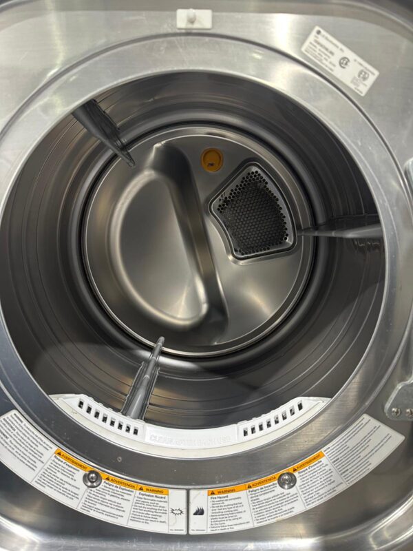 LG Washer & Dryer Set - Image 9