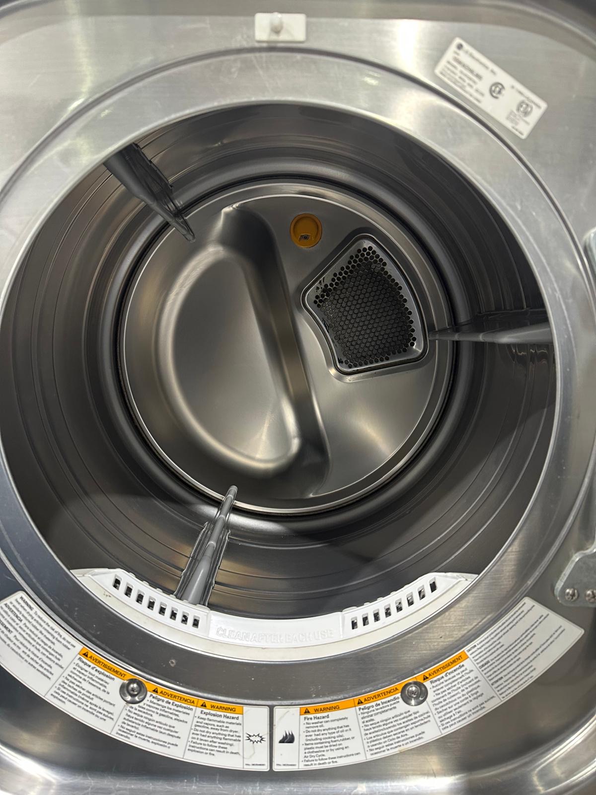LG Washer & Dryer Set - Image 9