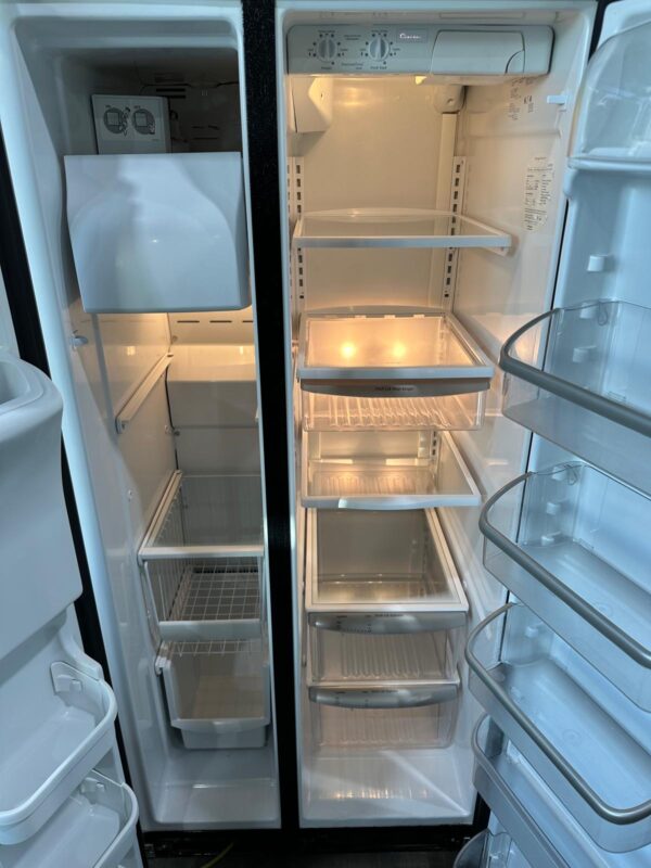 Frigidaire Refrigerator - Image 5