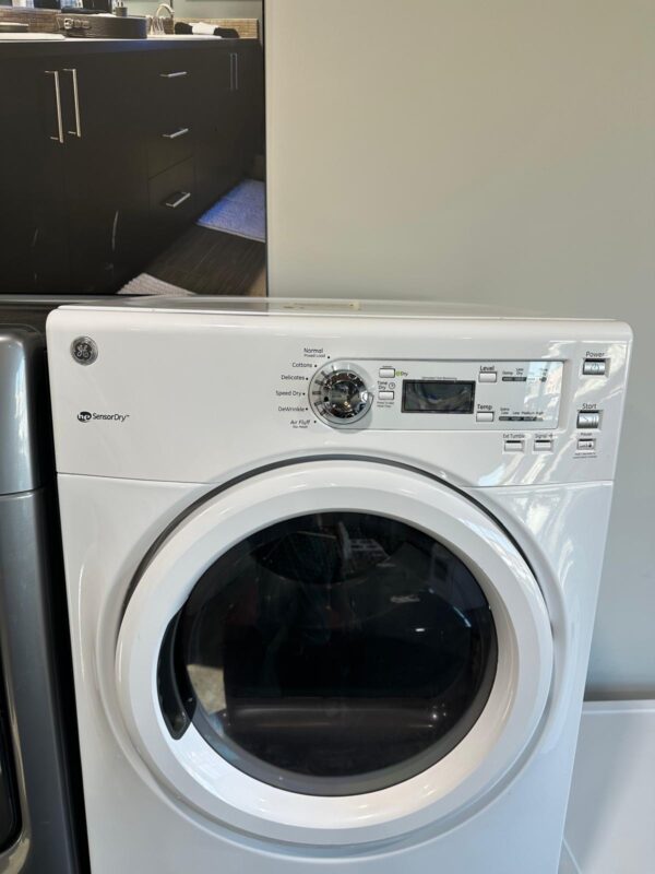 GE Washer & Dryer Set - Image 2